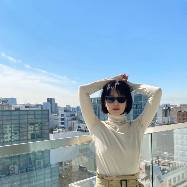 Style thời trang lên hương của bà xã Kang Gary khiến fan khăng khăng đây là idol còn Mực ca chỉ là quản lý! - Ảnh 9. Style thời trang lên hương của bà xã Kang Gary khiến fan khăng khăng đây là idol còn Mực ca chỉ là quản lý! - Ảnh 9.