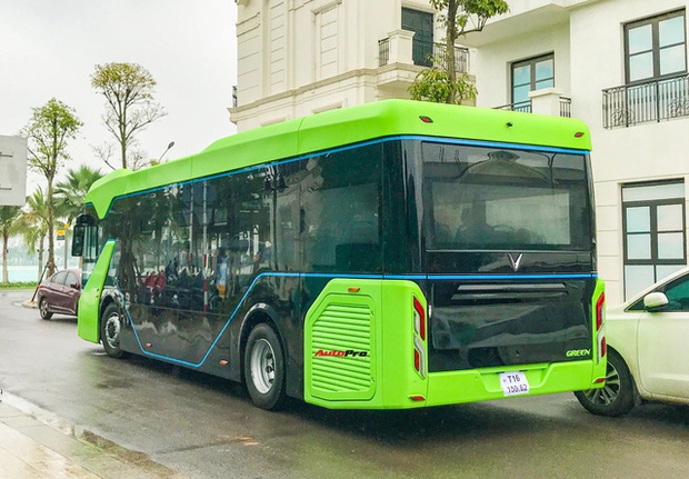 VinBus đầu tiên lăn bánh tại Hà Nội: Êm, không khí thải, bãi đỗ có pin mặt trời, có khu rửa xe riêng xịn xò - Ảnh 5. VinBus đầu tiên lăn bánh tại Hà Nội: Êm, không khí thải, bãi đỗ có pin mặt trời, có khu rửa xe riêng xịn xò - Ảnh 5.