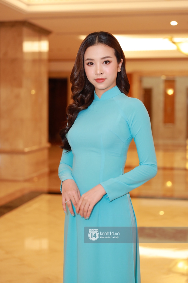 Sự kiện quy tụ dàn hậu đình đám Vbiz: Đỗ Mỹ Linh đẹp nền nã, Đỗ Thị Hà có lép vế khi chung khung hình với Lương Thuỳ Linh? - Ảnh 12. Sự kiện quy tụ dàn hậu đình đám Vbiz: Đỗ Mỹ Linh đẹp nền nã, Đỗ Thị Hà có lép vế khi chung khung hình với Lương Thuỳ Linh? - Ảnh 12.