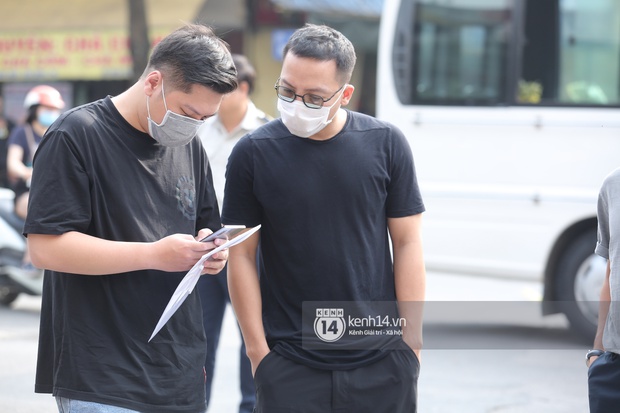 Độc quyền: Bộ 3 giám khảo Touliver, Rhymastic, JustaTee tập trung cao độ tại vòng casting Rap Việt miền Bắc - Ảnh 1.