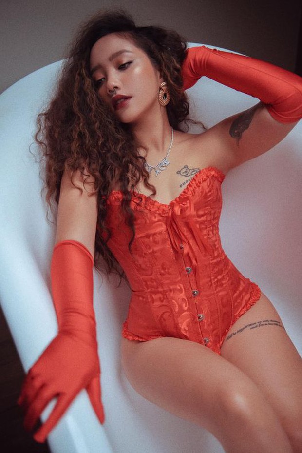 Cô gái bị chụp trộm tại casting Rap Việt gây bất ngờ với nhan sắc đời thực cực bốc lửa! - Ảnh 4. Cô gái bị chụp trộm tại casting Rap Việt gây bất ngờ với nhan sắc đời thực cực bốc lửa! - Ảnh 4.