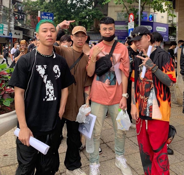 Dàn thí sinh Rap Việt mùa 1 tại casting Rap Việt miền Bắc: Kẻ đến tranh tài, người đi cổ vũ hội anh em - Ảnh 2.