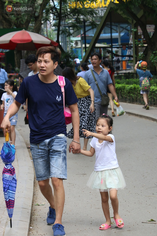 Hà Nội: Nhiều gia đình đưa con đổ về công viên Thủ Lệ vui chơi dịp nghỉ lễ Giỗ Tổ Hùng Vương - Ảnh 4.
