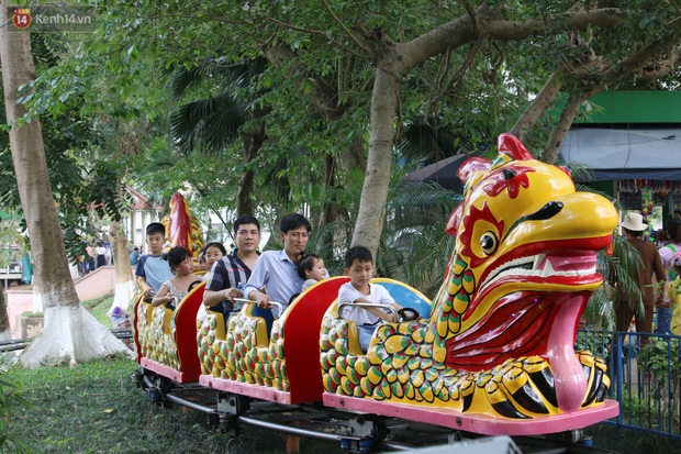 Hà Nội: Nhiều gia đình đưa con đổ về công viên Thủ Lệ vui chơi dịp nghỉ lễ Giỗ Tổ Hùng Vương - Ảnh 7.