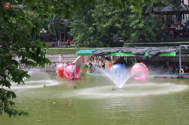 Hà Nội: Nhiều gia đình đưa con đổ về công viên Thủ Lệ vui chơi dịp nghỉ lễ Giỗ Tổ Hùng Vương - Ảnh 13.