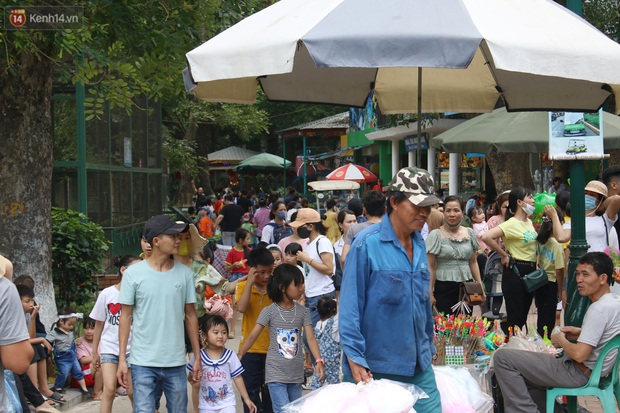 Hà Nội: Nhiều gia đình đưa con đổ về công viên Thủ Lệ vui chơi dịp nghỉ lễ Giỗ Tổ Hùng Vương - Ảnh 3.