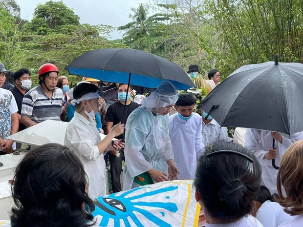 Chi Dân có chia sẻ đầu tiên sau tang lễ của mẹ, nghe xót xa đến mức Anh Đức cũng vào an ủi - Ảnh 5.