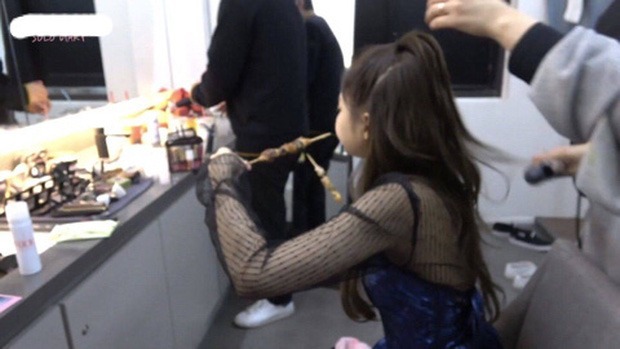 Hiện tượng ngực khủng lộ má bánh bao cưng xỉu, thế nhưng lại gây tranh cãi khi so với Jennie (BLACKPINK) - Ảnh 10. Hiện tượng ngực khủng lộ má bánh bao cưng xỉu, thế nhưng lại gây tranh cãi khi so với Jennie (BLACKPINK) - Ảnh 10.