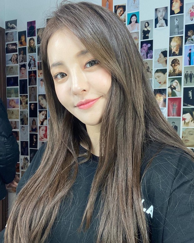 Hiện tượng ngực khủng lộ má bánh bao cưng xỉu, thế nhưng lại gây tranh cãi khi so với Jennie (BLACKPINK) - Ảnh 6. Hiện tượng ngực khủng lộ má bánh bao cưng xỉu, thế nhưng lại gây tranh cãi khi so với Jennie (BLACKPINK) - Ảnh 6.