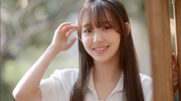 Nhóm tân binh CUBE vừa chốt đội hình đã tranh cãi: Thành viên giống Nayeon (TWICE) hay Jennie (BLACKPINK) mới là visual? - Ảnh 18.