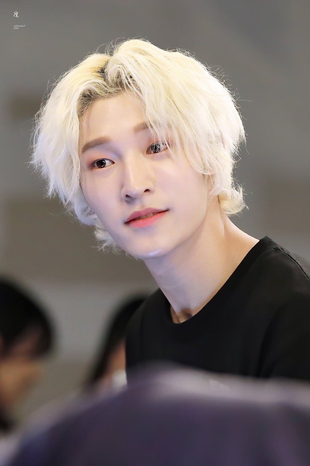 Idol Hàn Quốc nuôi tóc giấu mặt từ lúc debut, đến khi nổi tiếng muốn cắt tóc nhưng sợ fan không nhận ra - Ảnh 7.