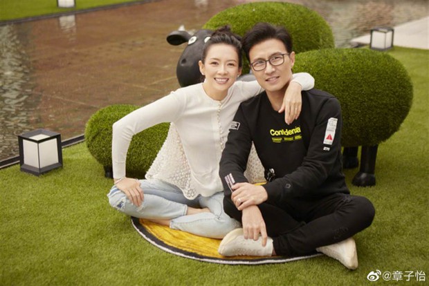 Chồng Chương Tử Di lại “ám quẻ”: Sau 5 cặp đôi toang, nay lại có động thái “tiên tri” Triệu Lệ Dĩnh - Phùng Thiệu Phong ly hôn? - Ảnh 3. Chồng Chương Tử Di lại “ám quẻ”: Sau 5 cặp đôi toang, nay lại có động thái “tiên tri” Triệu Lệ Dĩnh - Phùng Thiệu Phong ly hôn? - Ảnh 3.