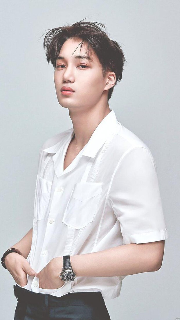 Nam idol Kpop có thói quen dị trên sân khấu: Hát xong thì quăng mic bịch bịch đầy phũ phàng nhìn mà xót - Ảnh 7. Nam idol Kpop có thói quen dị trên sân khấu: Hát xong thì quăng mic bịch bịch đầy phũ phàng nhìn mà xót - Ảnh 7.