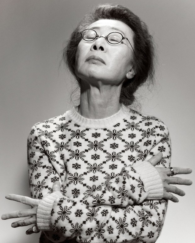 Bà ngoại quốc dân Youn Yuh Jung: Từ người phụ nữ bị khinh miệt vì ly hôn đến diễn viên Hàn Quốc đầu tiên nhận giải Oscar - Ảnh 9.