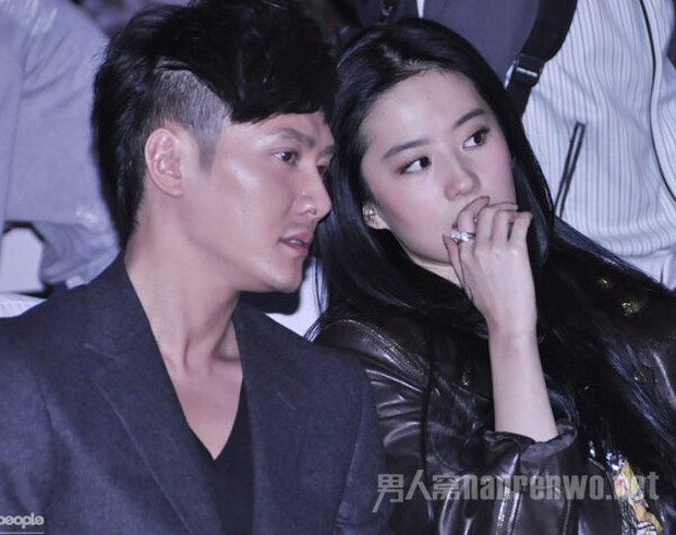 Vừa ly hôn với Triệu Lệ Dĩnh, Phùng Thiệu Phong đã yêu ngay Lưu Diệc Phi, cặp đôi hoá ra phim giả tình thật? - Ảnh 8.