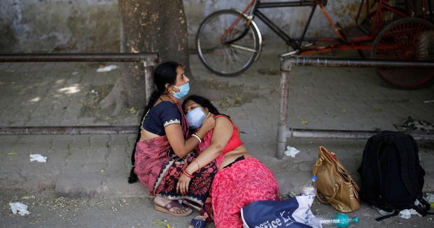“Tình hình sẽ chỉ còn tệ hơn”: Lời cầu xin tuyệt vọng đến cùng cực của bác sĩ Ấn Độ khi cứ một tiếng lại có 117 người chết - Ảnh 2.