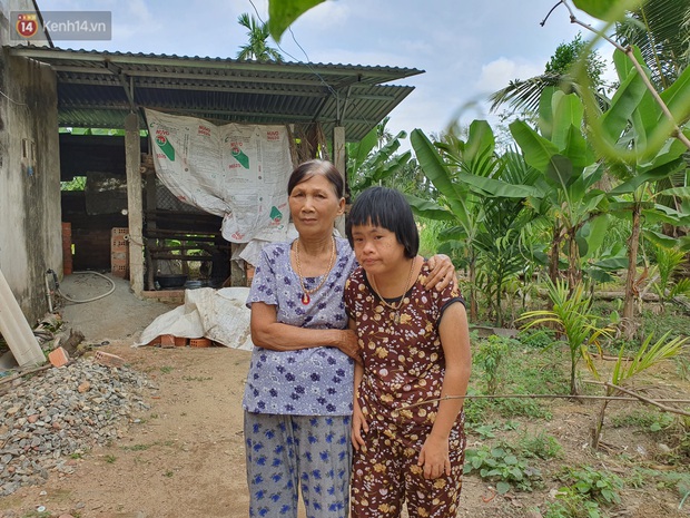 30 năm nuôi con gái khờ khạo tật nguyền, ngày cuối đời mẹ chỉ mong có được một bữa ăn ngon rồi chết - Ảnh 1.