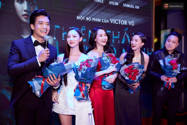 Trúc Anh - Amee - Salim đẹp lịm người vẫn lép vế trước mỹ nhân hai con ở thảm đỏ Thiên Thần Hộ Mệnh - Ảnh 7. Trúc Anh - Amee - Salim đẹp lịm người vẫn lép vế trước mỹ nhân hai con ở thảm đỏ Thiên Thần Hộ Mệnh - Ảnh 7.