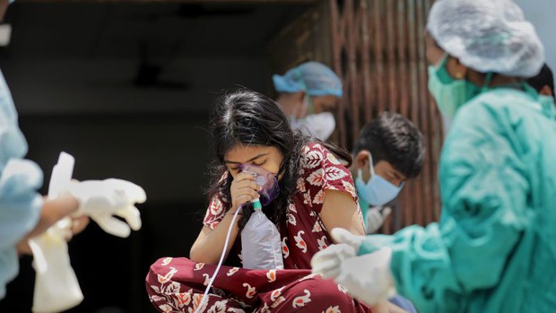 “Tình hình sẽ chỉ còn tệ hơn”: Lời cầu xin tuyệt vọng đến cùng cực của bác sĩ Ấn Độ khi cứ một tiếng lại có 117 người chết - Ảnh 3.