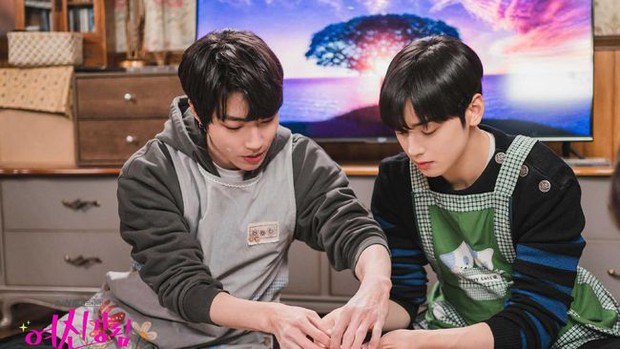 6 đôi đam mỹ trá hình tình nhất phim Hàn: Đến giờ vẫn chưa quên nụ hôn đồng tính của Park Seo Joon - Ảnh 6.
