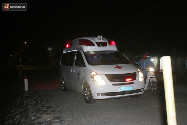 Giới nghiêm thôn cách ly SARS-CoV-2 ở Hà Nam: Nhiều người quay xe để đảm bảo phòng dịch - Ảnh 13.