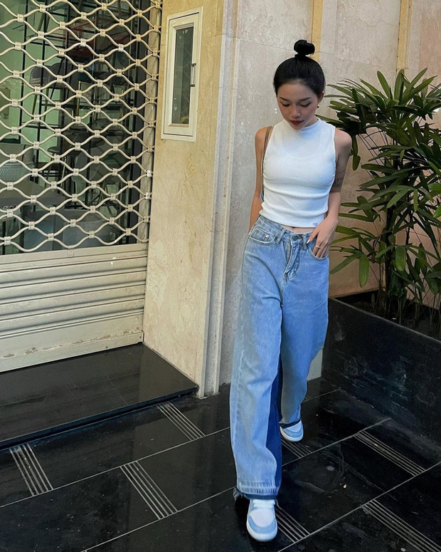 Dăm bữa nửa tháng Linh Ngọc Đàm lại đổi style, lần này toàn diện đồ màu trung tính cực xịn - Ảnh 4. Dăm bữa nửa tháng Linh Ngọc Đàm lại đổi style, lần này toàn diện đồ màu trung tính cực xịn - Ảnh 4.