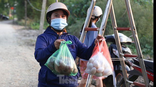 Hà Nội phong tỏa khẩn cấp nơi ở của 2 công nhân mắc COVID-19  - Ảnh 6.