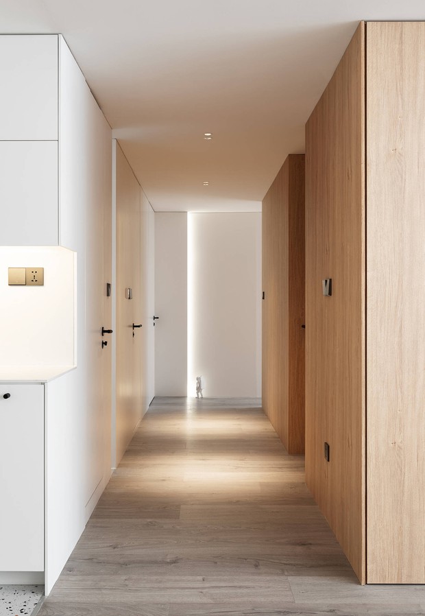Tân trang căn hộ 125m2, kỹ sư IT khiến hội cuồng công việc thấy là ghiền với phong cách tối giản đẹp tinh tế - Ảnh 6. Tân trang căn hộ 125m2, kỹ sư IT khiến hội cuồng công việc thấy là ghiền với phong cách tối giản đẹp tinh tế - Ảnh 6.