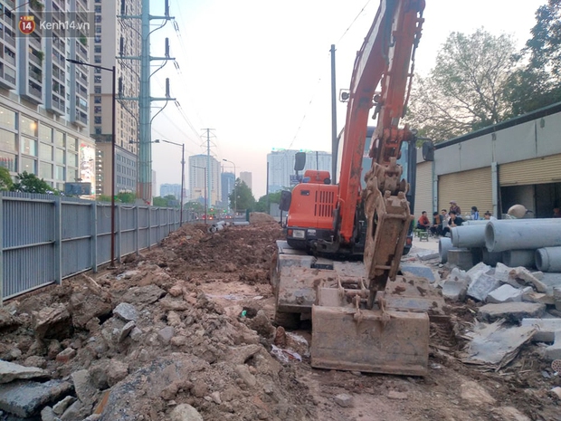 Sự thật đoạn clip đang đào đường ở Hà Nội thì phát hiện một người dưới lòng đất - Ảnh 3. Sự thật đoạn clip đang đào đường ở Hà Nội thì phát hiện một người dưới lòng đất - Ảnh 3.
