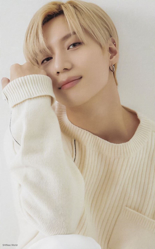 Nam idol đình đám mặc chiếc quần trông sai sai, fan vỡ òa phát hiện anh tránh được scandal nhạy cảm nhờ stylist... vẽ bừa - Ảnh 6. Nam idol đình đám mặc chiếc quần trông sai sai, fan vỡ òa phát hiện anh tránh được scandal nhạy cảm nhờ stylist... vẽ bừa - Ảnh 6.