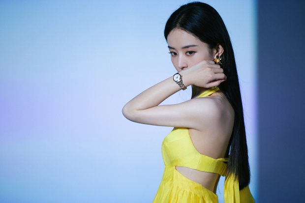 Đại chiến visual 2 nàng thơ Dior: Angela Baby mặt bỗng dưng nhọn hoắt, Triệu Lệ Dĩnh vòng 1 lép kẹp, khí chất gây tranh cãi - Ảnh 14. Đại chiến visual 2 nàng thơ Dior: Angela Baby mặt bỗng dưng nhọn hoắt, Triệu Lệ Dĩnh vòng 1 lép kẹp, khí chất gây tranh cãi - Ảnh 14.