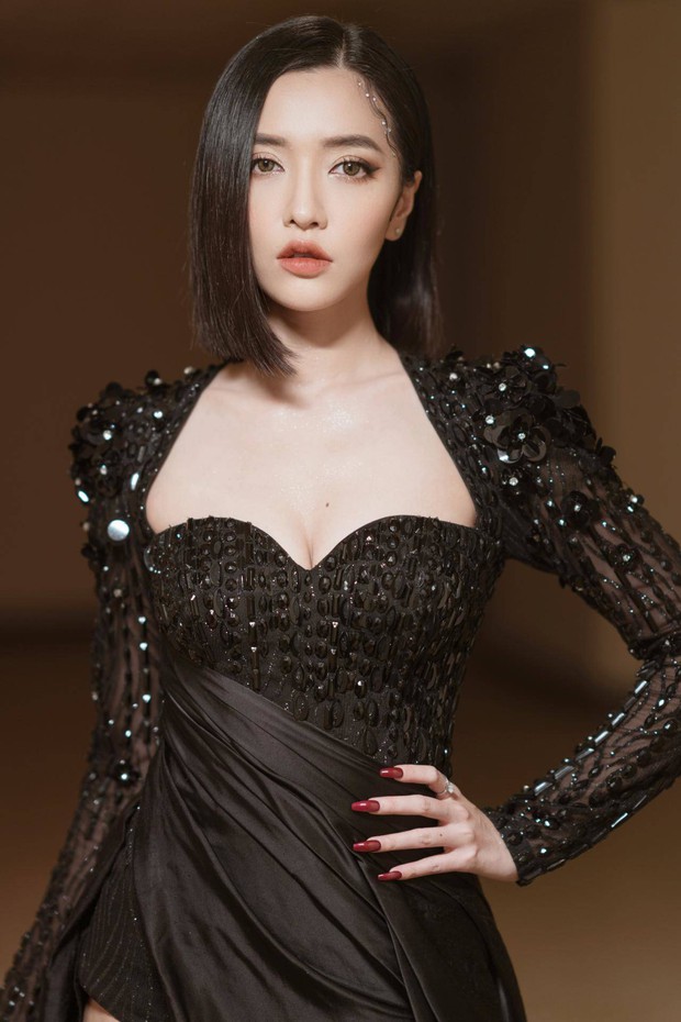 Bích Phương thời chưa dao kéo tại Vietnam Idol: Vẻ ngoài khác lạ xém chẳng nhận ra! - Ảnh 6. Bích Phương thời chưa dao kéo tại Vietnam Idol: Vẻ ngoài khác lạ xém chẳng nhận ra! - Ảnh 6.