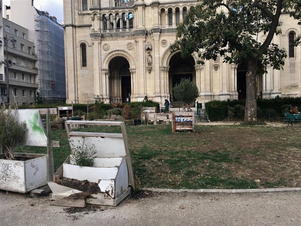 Những hình ảnh gây sốc cho thấy thành phố Paris hoa lệ ngập trong rác khiến cộng đồng mạng thất vọng tràn trề, chuyện gì đang xảy ra? - Ảnh 8. Những hình ảnh gây sốc cho thấy thành phố Paris hoa lệ ngập trong rác khiến cộng đồng mạng thất vọng tràn trề, chuyện gì đang xảy ra? - Ảnh 8.