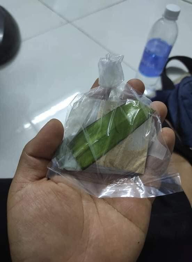 Săn sale được bịch bánh tráng trộn giá 1k, anh chàng nhận hàng uất hận không thốt lên lời - Ảnh 2.