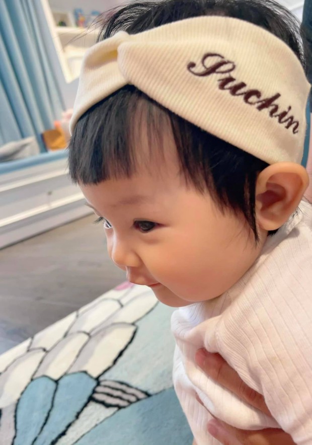 Vợ chồng Cường Đô La độ hẳn xe độc đưa Suchin dạo phố, nhưng sao biểu cảm của bé khác bố mẹ 180 độ thế kia? - Ảnh 5. Vợ chồng Cường Đô La độ hẳn xe độc đưa Suchin dạo phố, nhưng sao biểu cảm của bé khác bố mẹ 180 độ thế kia? - Ảnh 5.