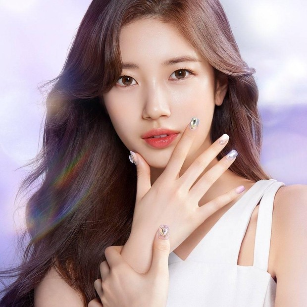 Đại chiến idol Jennie - Suzy: Cùng quảng bá một hãng nail, mỹ nhân BLACKPINK có làm lại tình đầu quốc dân? - Ảnh 2. Đại chiến idol Jennie - Suzy: Cùng quảng bá một hãng nail, mỹ nhân BLACKPINK có làm lại tình đầu quốc dân? - Ảnh 2.