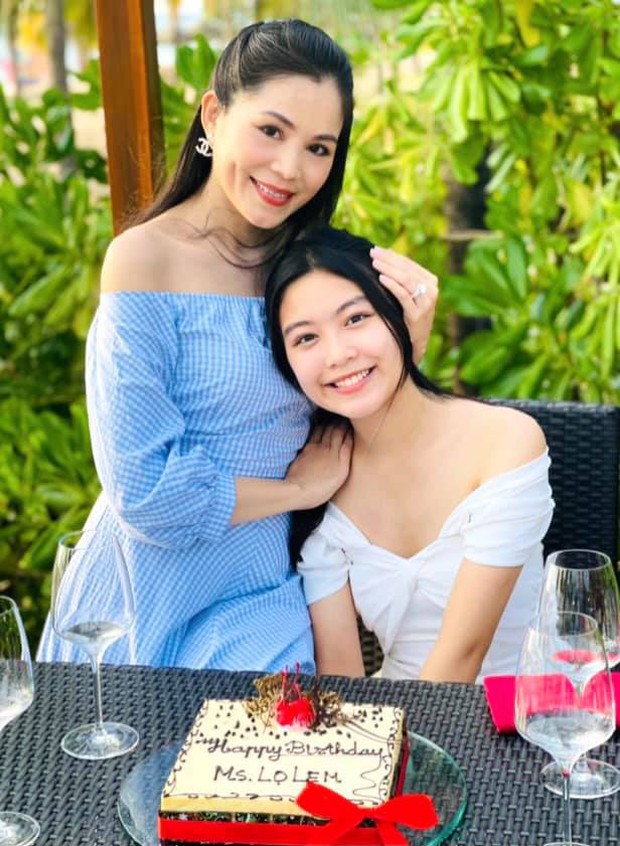 Con gái nhà Quyền Linh bị bạn cùng lớp ngó lơ nhưng cách xử lý cao tay của cô nàng mới thấy được giáo dục tốt cỡ nào - Ảnh 1. Con gái nhà Quyền Linh bị bạn cùng lớp ngó lơ nhưng cách xử lý cao tay của cô nàng mới thấy được giáo dục tốt cỡ nào - Ảnh 1.