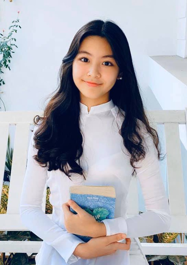 Con gái nhà Quyền Linh bị bạn cùng lớp ngó lơ nhưng cách xử lý cao tay của cô nàng mới thấy được giáo dục tốt cỡ nào - Ảnh 3. Con gái nhà Quyền Linh bị bạn cùng lớp ngó lơ nhưng cách xử lý cao tay của cô nàng mới thấy được giáo dục tốt cỡ nào - Ảnh 3.