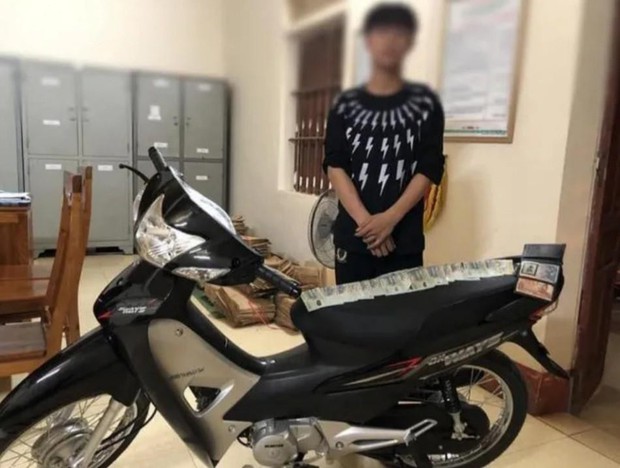 Nam thanh niên trộm vàng hàng xóm mua xe máy tặng bạn gái - Ảnh 1.