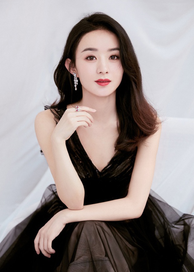 Đạo diễn nổi tiếng điểm mặt sao nữ Cbiz dao kéo: Angela Baby đầu bảng, Dương Tử - Triệu Lệ Dĩnh bị réo tên liên hồi - Ảnh 16. Đạo diễn nổi tiếng điểm mặt sao nữ Cbiz dao kéo: Angela Baby đầu bảng, Dương Tử - Triệu Lệ Dĩnh bị réo tên liên hồi - Ảnh 16.