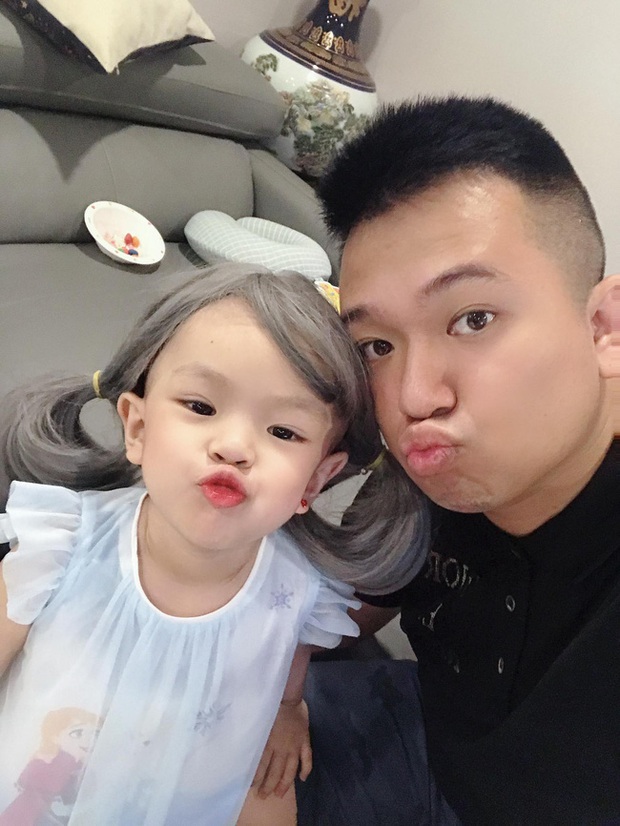 Tâm sự xúc động của người cha dành cho đồ đanh đá đã mất vì bệnh ung thư: Con là thiên thần rồi phải không? Xin lỗi vì đã khóc nhưng ba rất nhớ con - Ảnh 2. Tâm sự xúc động của người cha dành cho đồ đanh đá đã mất vì bệnh ung thư: Con là thiên thần rồi phải không? Xin lỗi vì đã khóc nhưng ba rất nhớ con - Ảnh 2.