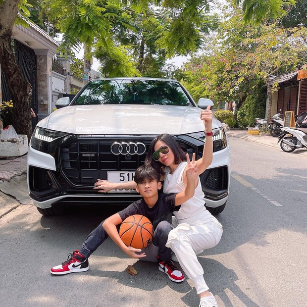 Rich kid thế hệ mới gọi tên con trai Lệ Quyên: Sinh nhật được cả dàn sao Vbiz chúc, sống sang chảnh không thiếu gì - Ảnh 12. Rich kid thế hệ mới gọi tên con trai Lệ Quyên: Sinh nhật được cả dàn sao Vbiz chúc, sống sang chảnh không thiếu gì - Ảnh 12.