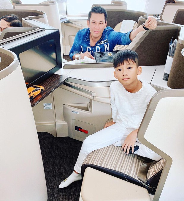 Rich kid thế hệ mới gọi tên con trai Lệ Quyên: Sinh nhật được cả dàn sao Vbiz chúc, sống sang chảnh không thiếu gì - Ảnh 8. Rich kid thế hệ mới gọi tên con trai Lệ Quyên: Sinh nhật được cả dàn sao Vbiz chúc, sống sang chảnh không thiếu gì - Ảnh 8.
