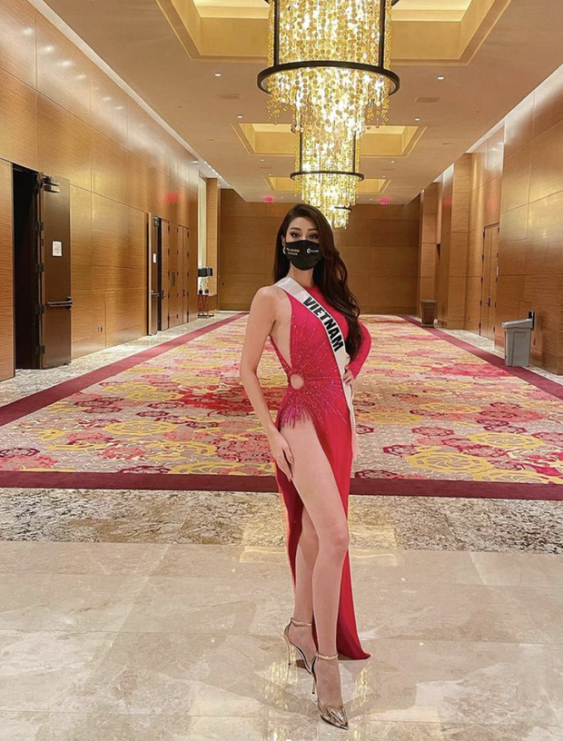 Netizen phát sốt với màn đọ sắc của Khánh Vân và Miss Universe 2019 chung khung hình: Nhan sắc liệu có lép vế? - Ảnh 6.