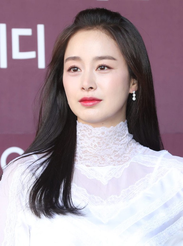 Bạn học cũ hé lộ nhan sắc thật của Kim Tae Hee thời đại học: Tình cờ gặp ở nhà vệ sinh cũng biến mọi người thành... mực vì quá đẹp - Ảnh 9.