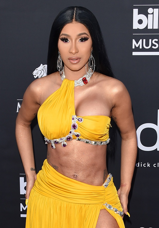 Sự tích sao nữ Hollywood dao kéo: Cardi B biến chứng kinh dị, Victoria Beckham bơm đủ đường, Kylie sửa 1 điểm mà lột xác - Ảnh 34.