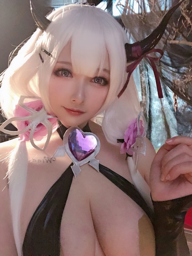 Kiều nữ HMS Illustrious trong game Azur Lane lại khiến fan bỏng mắt với loạt ảnh cosplay bức thở người nhìn - Ảnh 7.