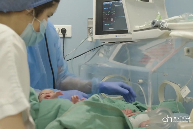 Hình ảnh mới nhất của các em bé trong ca sinh 9 hy hữu gây chấn động thế giới gần đây - Ảnh 8.