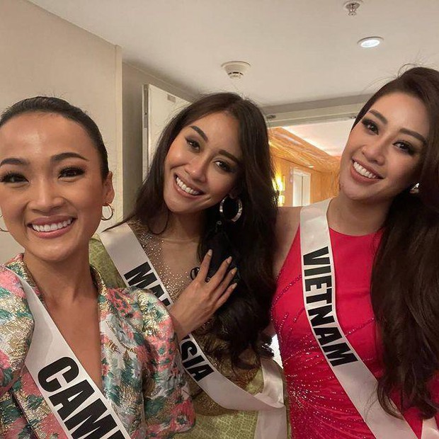 Khánh Vân ngày càng sexy, lên đồ bốc lửa xinh xỉu và có phần lấn át các thí sinh Miss Universe 2020 - Ảnh 9.