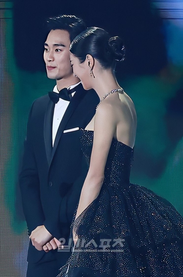 Điên nữ Seo Ye Ji từng rung chuyển Baeksang với visual ngộp thở bên Kim Soo Hyun, dự năm nay bung tỏa mặc kệ phốt đây - Ảnh 5.